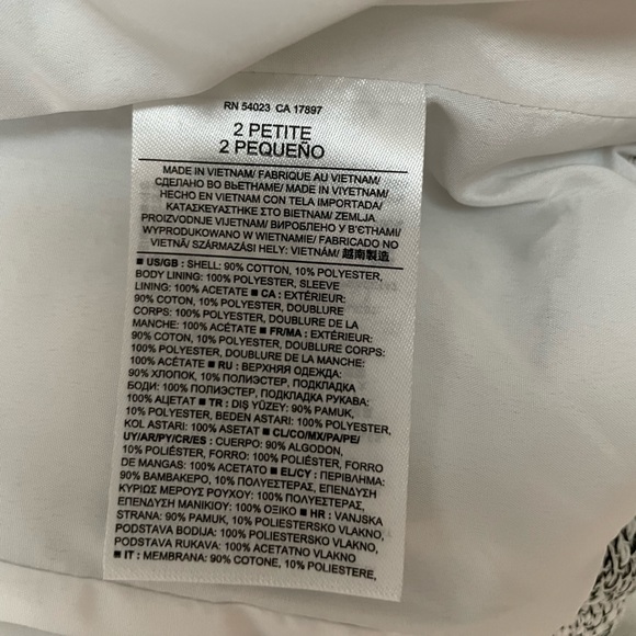 Chic Banana Republic Blazer Size 2 Petite. NWT. - Picture 7 of 7